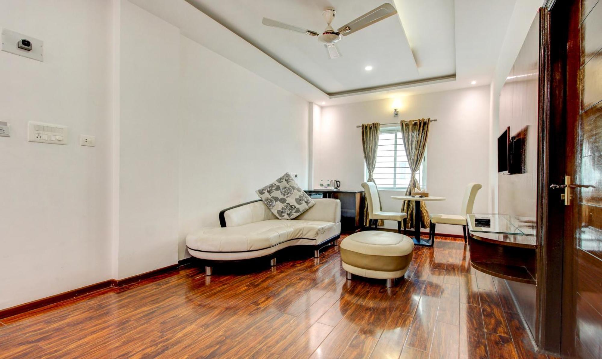Treebo The Sai Leela Suites R T Nagar Бенґалуру Екстер'єр фото